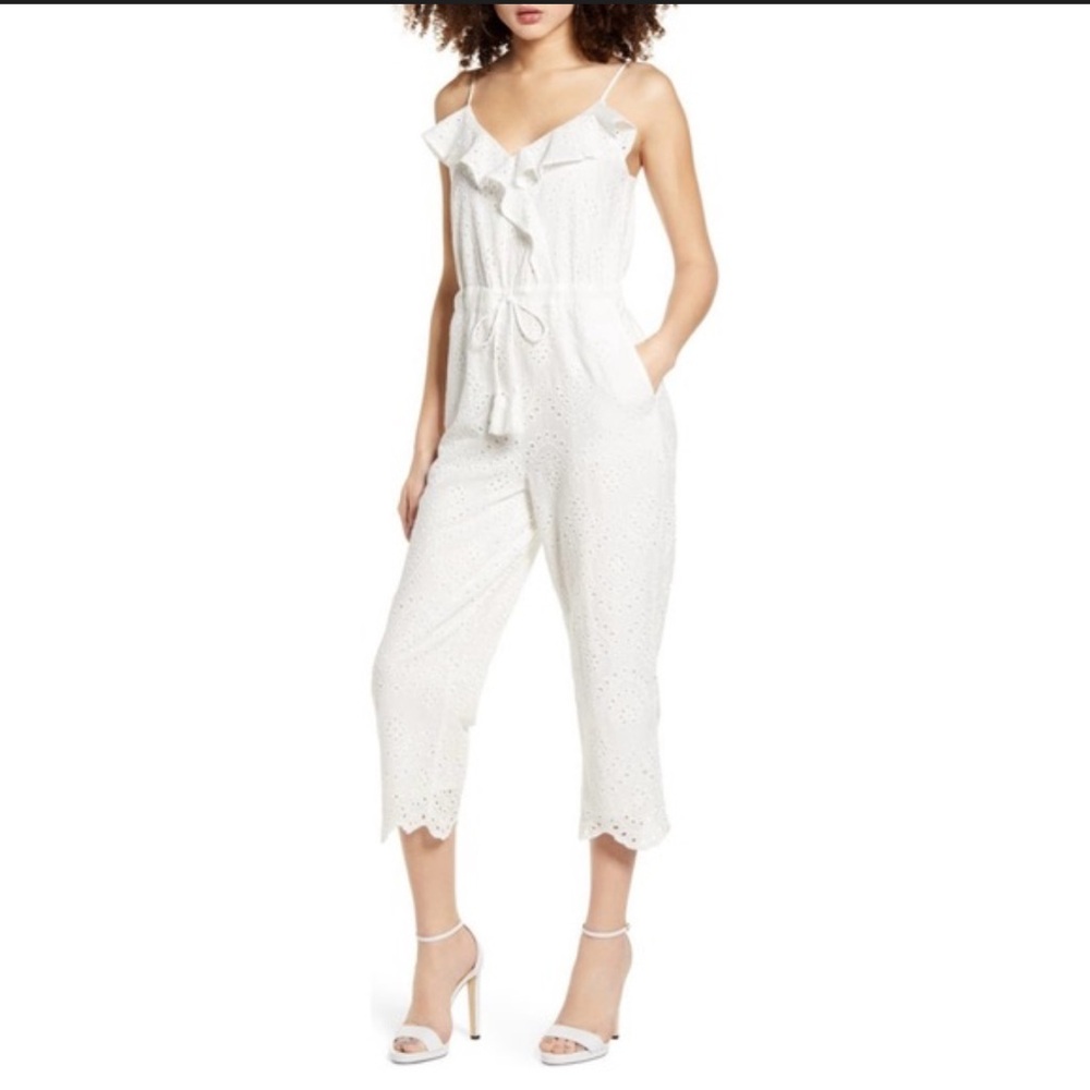 All‎ In Favor White Eyelet Jumpsuit Ruffle Neck Drawstring Waist Womens Small